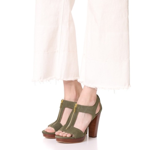 MICHAEL Michael Kors Suede Berkley T-Strap Platform Sandals Olive Size 7.5 - Picture 1 of 13